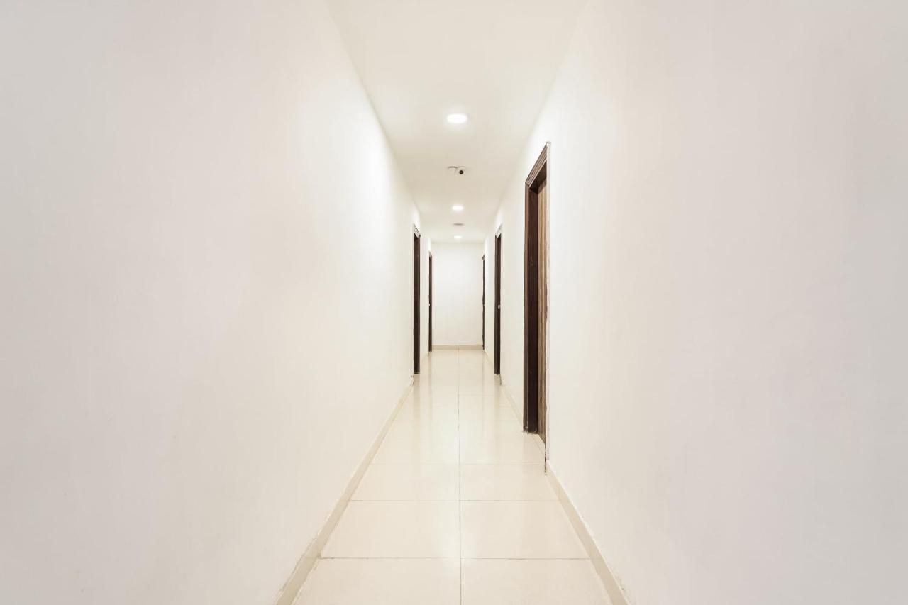 Oyo Flagship 76030 Ashok Park Metro Inn New Delhi Exterior photo