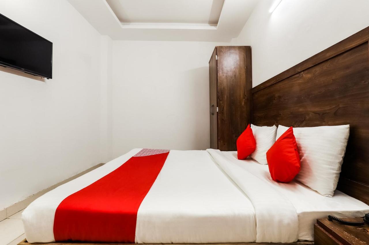 Oyo Flagship 76030 Ashok Park Metro Inn New Delhi Exterior photo